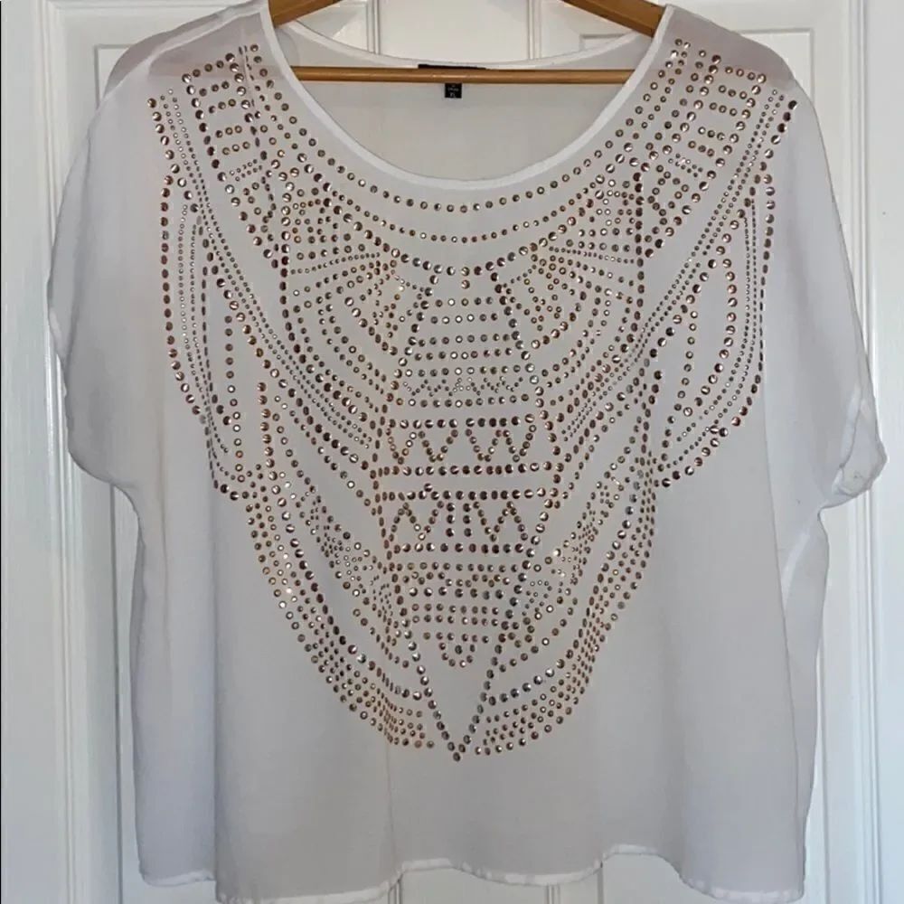 Flowey white gold and silver beaded top